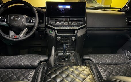 Toyota Land Cruiser 200, 2015 год, 5 500 000 рублей, 10 фотография