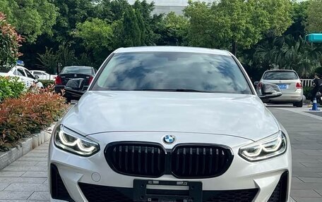 BMW 1 серия, 2021 год, 1 200 000 рублей, 2 фотография