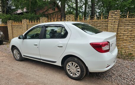 Renault Logan II, 2015 год, 850 000 рублей, 4 фотография