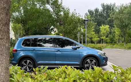 Volkswagen Touran III, 2022 год, 2 020 000 рублей, 7 фотография
