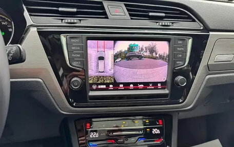 Volkswagen Touran III, 2022 год, 2 020 000 рублей, 17 фотография