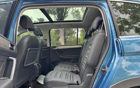 Volkswagen Touran III, 2022 год, 2 020 000 рублей, 14 фотография