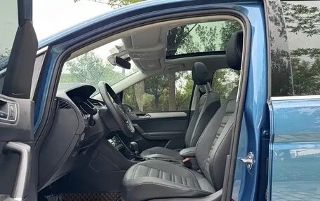 Volkswagen Touran III, 2022 год, 2 020 000 рублей, 13 фотография