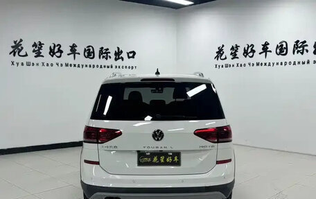 Volkswagen Touran III, 2023 год, 2 380 000 рублей, 4 фотография