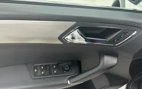 Volkswagen Touran III, 2023 год, 2 380 000 рублей, 11 фотография