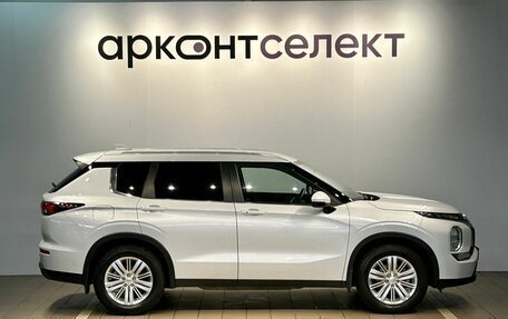 Mitsubishi Outlander, 2023 год, 3 727 000 рублей, 8 фотография