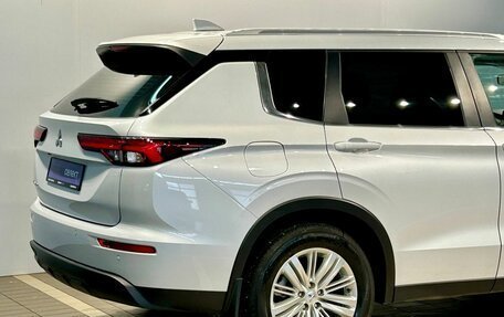 Mitsubishi Outlander, 2023 год, 3 727 000 рублей, 10 фотография
