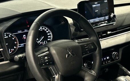 Mitsubishi Outlander, 2023 год, 3 727 000 рублей, 21 фотография