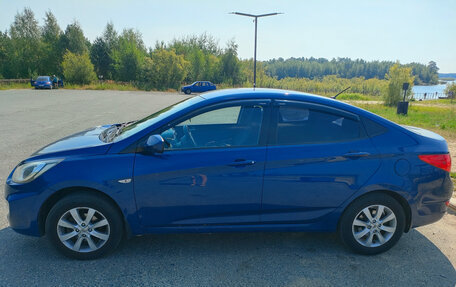 Hyundai Solaris II рестайлинг, 2011 год, 700 000 рублей, 1 фотография