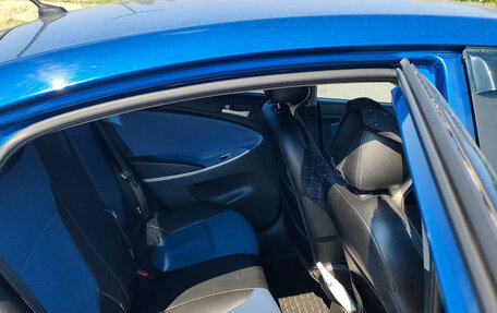 Hyundai Solaris II рестайлинг, 2011 год, 700 000 рублей, 4 фотография