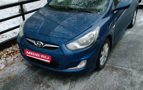 Hyundai Solaris II рестайлинг, 2011 год, 700 000 рублей, 5 фотография