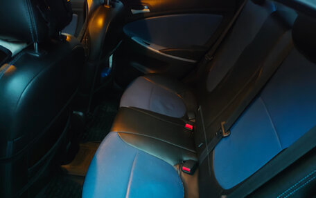 Hyundai Solaris II рестайлинг, 2011 год, 700 000 рублей, 8 фотография