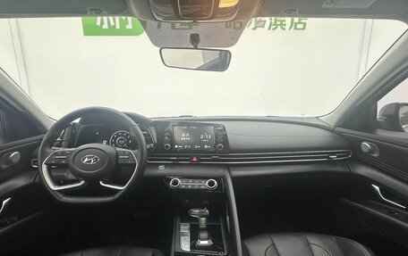 Hyundai Elantra, 2022 год, 1 500 000 рублей, 12 фотография