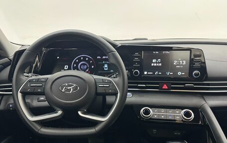 Hyundai Elantra, 2022 год, 1 500 000 рублей, 10 фотография