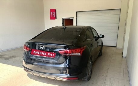 Hyundai Solaris II рестайлинг, 2021 год, 1 720 000 рублей, 4 фотография
