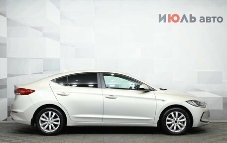 Hyundai Elantra VI рестайлинг, 2018 год, 1 600 000 рублей, 8 фотография