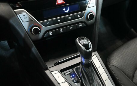 Hyundai Elantra VI рестайлинг, 2018 год, 1 600 000 рублей, 14 фотография