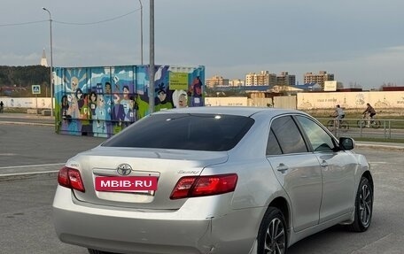 Toyota Camry, 2008 год, 700 000 рублей, 2 фотография