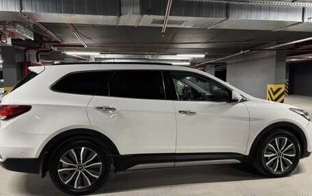 Hyundai Santa Fe III рестайлинг, 2017 год, 1 940 000 рублей, 3 фотография