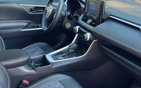 Toyota RAV4, 2021 год, 3 670 000 рублей, 15 фотография