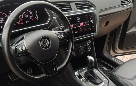 Volkswagen Tiguan II, 2020 год, 3 800 000 рублей, 24 фотография