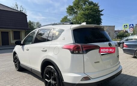 Toyota RAV4, 2019 год, 2 650 000 рублей, 4 фотография