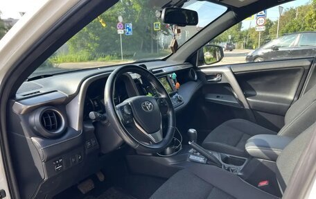 Toyota RAV4, 2019 год, 2 650 000 рублей, 10 фотография
