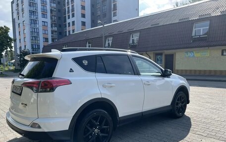 Toyota RAV4, 2019 год, 2 650 000 рублей, 5 фотография