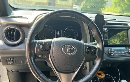 Toyota RAV4, 2019 год, 2 650 000 рублей, 9 фотография