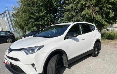 Toyota RAV4, 2019 год, 2 650 000 рублей, 7 фотография