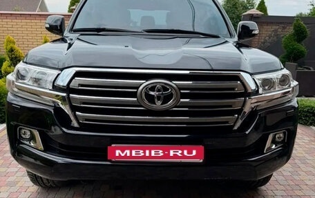 Toyota Land Cruiser 200, 2016 год, 5 270 000 рублей, 2 фотография