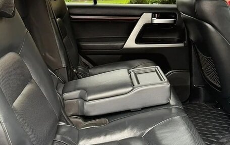 Toyota Land Cruiser 200, 2016 год, 5 270 000 рублей, 10 фотография
