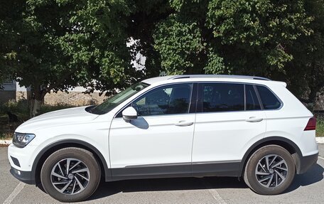 Volkswagen Tiguan II, 2018 год, 2 550 000 рублей, 6 фотография