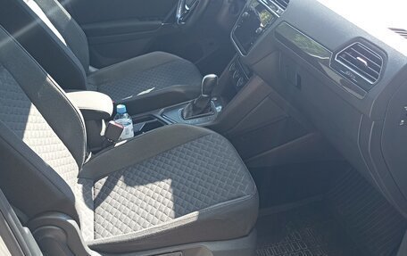 Volkswagen Tiguan II, 2018 год, 2 550 000 рублей, 7 фотография