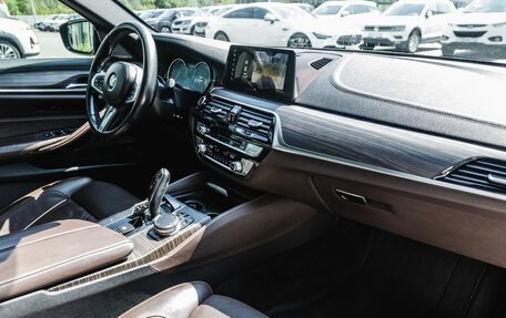 BMW 5 серия, 2018 год, 4 020 000 рублей, 15 фотография