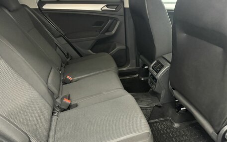 Volkswagen Tiguan II, 2019 год, 2 280 000 рублей, 15 фотография
