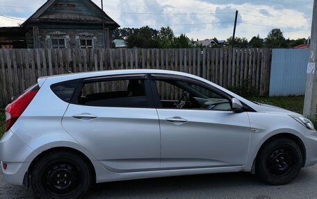 Hyundai Solaris II рестайлинг, 2012 год, 590 000 рублей, 2 фотография