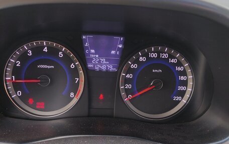 Hyundai Solaris II рестайлинг, 2012 год, 590 000 рублей, 6 фотография