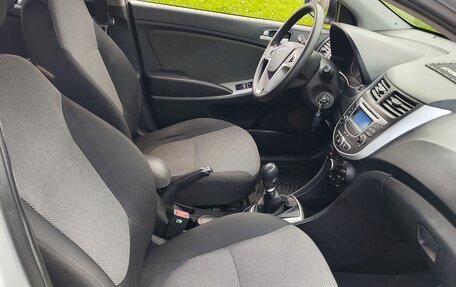 Hyundai Solaris II рестайлинг, 2012 год, 590 000 рублей, 9 фотография