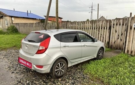 Hyundai Solaris II рестайлинг, 2012 год, 590 000 рублей, 12 фотография