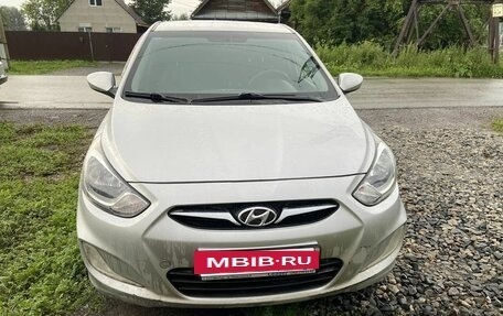 Hyundai Solaris II рестайлинг, 2012 год, 590 000 рублей, 18 фотография