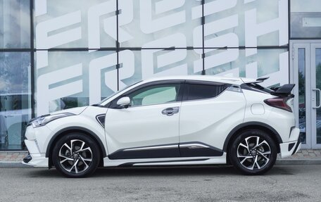 Toyota C-HR I рестайлинг, 2017 год, 2 035 000 рублей, 6 фотография