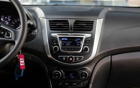 Hyundai Solaris II рестайлинг, 2016 год, 900 000 рублей, 14 фотография