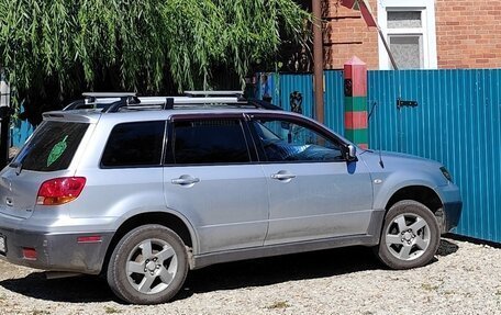 Mitsubishi Outlander III рестайлинг 3, 2004 год, 680 000 рублей, 2 фотография