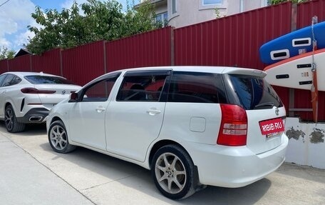 Toyota Wish II, 2003 год, 635 000 рублей, 2 фотография