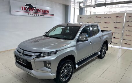 Mitsubishi L200 IV рестайлинг, 2021 год, 2 850 000 рублей, 2 фотография