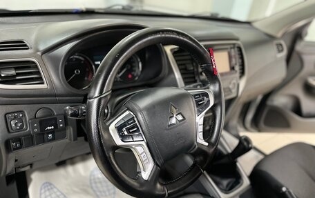 Mitsubishi L200 IV рестайлинг, 2021 год, 2 850 000 рублей, 12 фотография