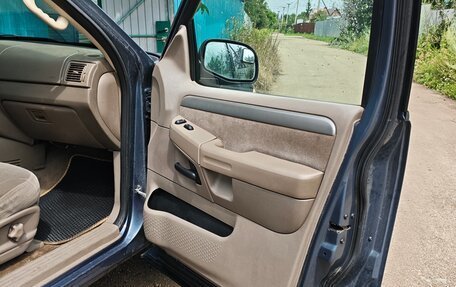 Ford Explorer III, 2002 год, 830 000 рублей, 16 фотография