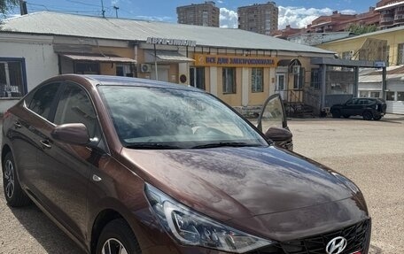 Hyundai Solaris II рестайлинг, 2022 год, 2 250 000 рублей, 1 фотография