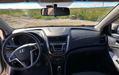 Hyundai Solaris II рестайлинг, 2015 год, 1 350 000 рублей, 10 фотография
